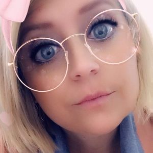 Meet your Posher, Angie